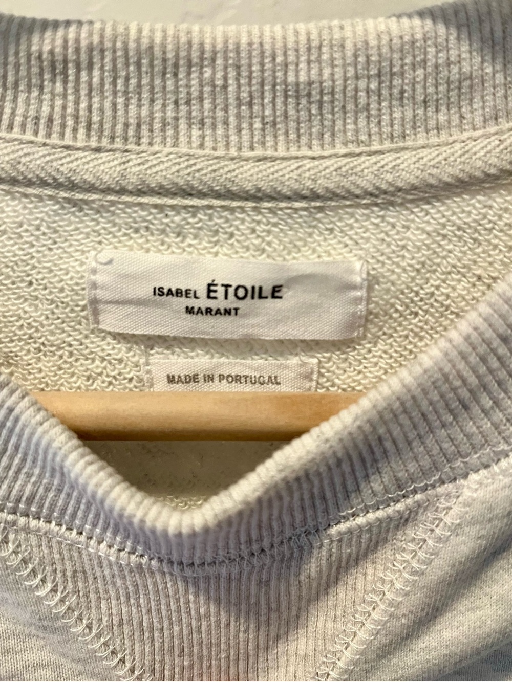 Isabel Marant Etoile Light Gray Cropped Sweatshirt with Black Logo - Picture 3 of 11